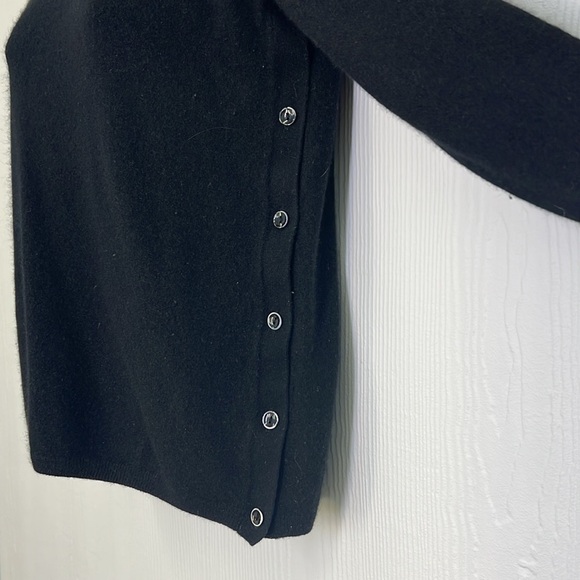 Nordstrom Collection - 100 % Cashmere Black V Neck Buttons Side Sweater SZ XS - Picture 7 of 11